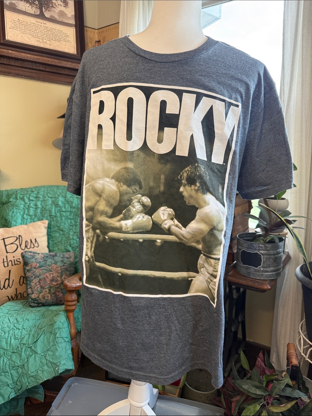 Rocky Men's Charcoal Graphic Tee with Vintage Fight Print - Rocky Brand